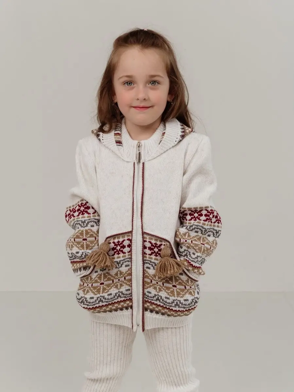 Кофта вязаная на молнии с капюшоном и карманом