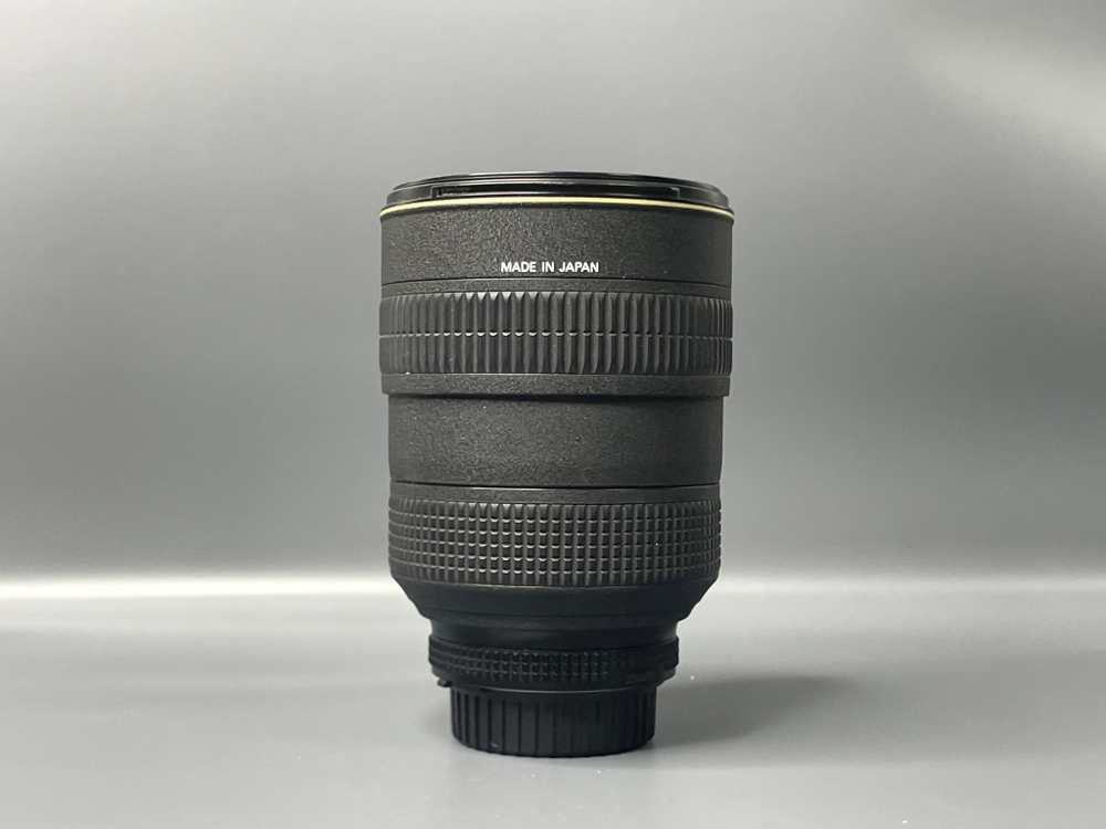 Nikon 28-70mm 2.8D немного скрипит