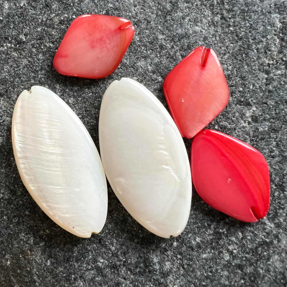 Перламутр. Камни для изделий на заказ. Цена зависит от вида заказанного изделия