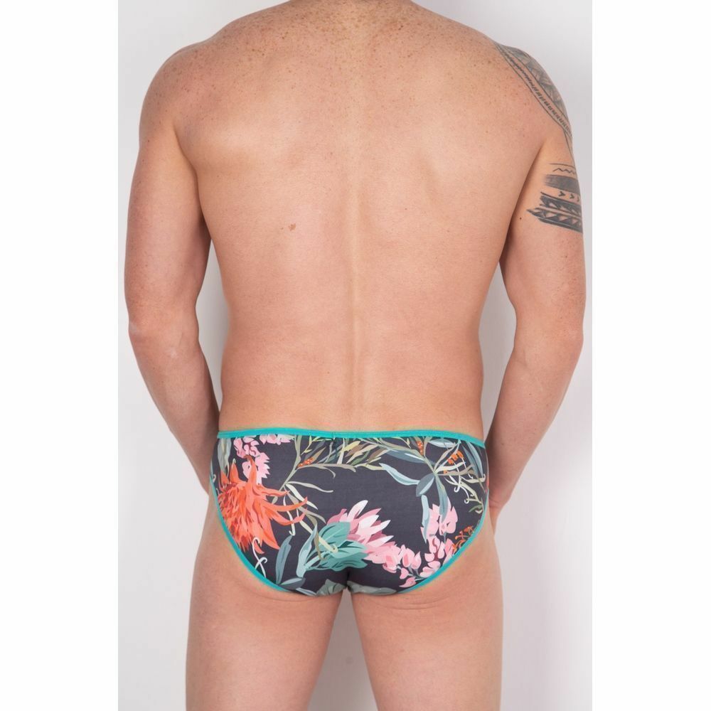 Мужские трусы брифы с разноцветным принтом и синей окантовкой Cosmos Colors FR40_TOP