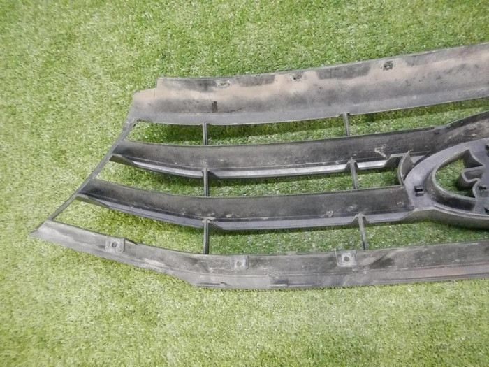 Решетка радиатора Lada Vesta (2015-н.в.)