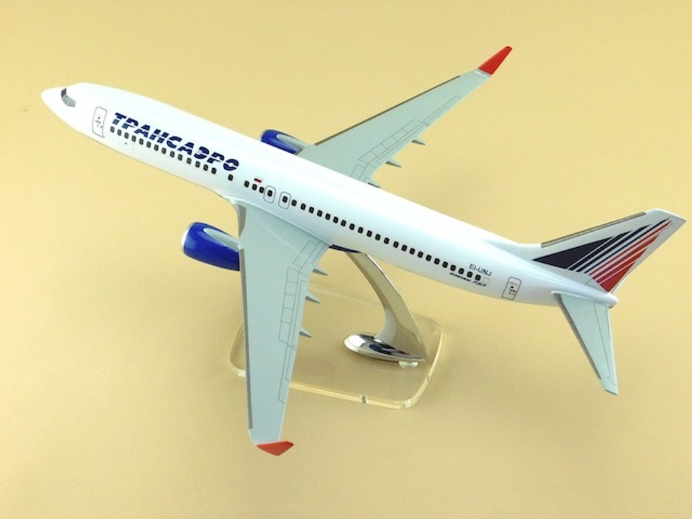 Модель самолета Boeing 737-800 (М1:100, Transaero)
