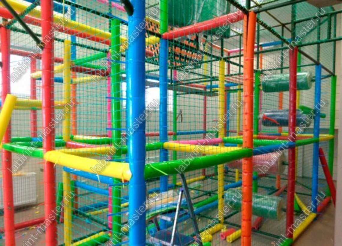 Защитные виниловые рукава: безопасность и долговечность игровых лабиринтов