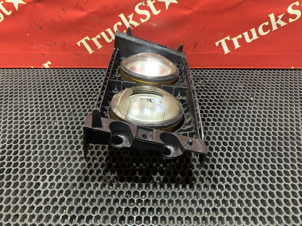 Фара противотуманная правая