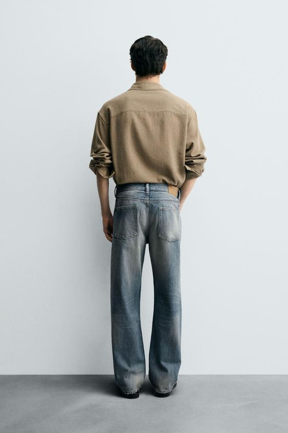 ZARA ДЖИНСЫ ПРЯМОГО КРОЯ STANDARD FIT С РАЗРЕЗАМИ, ВЫЦВЕТШИЙ СИНИЙ