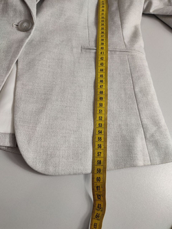 Жакет H&M для офисных будней, маркировка 40, визуально на 46 размер