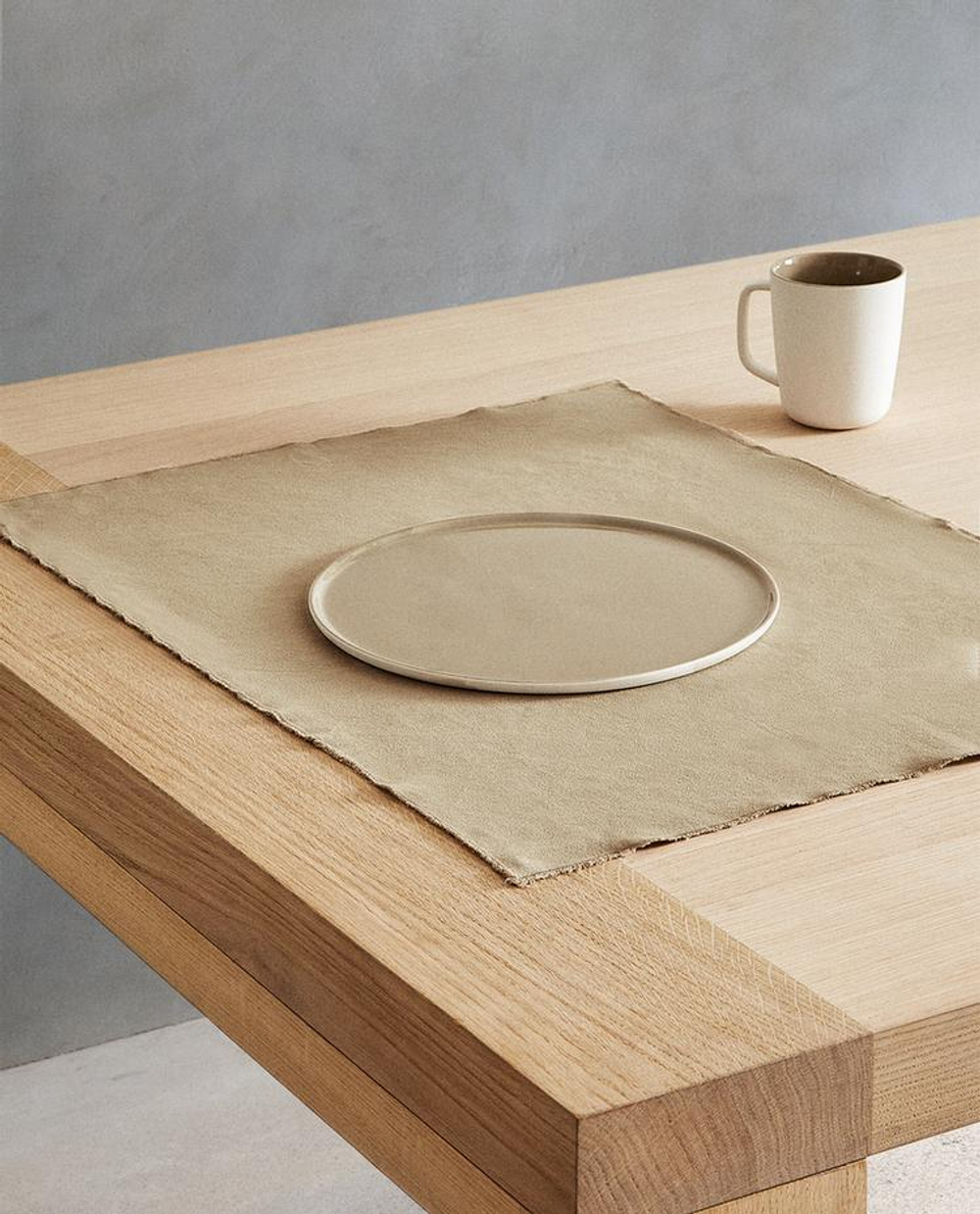 ZARA HOME ЛЬНЯНАЯ САЛФЕТКА, СЕРОВАТО-КОРИЧНЕВЫЙ