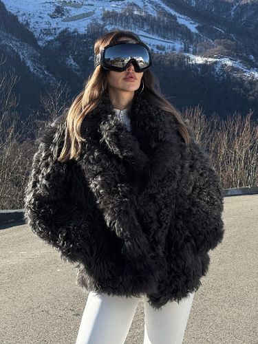 Укороченная графитовая шуба из овчины