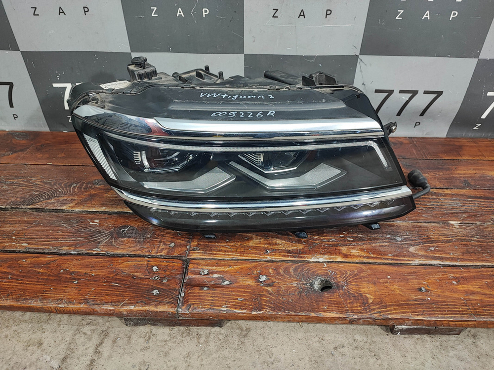 Фара правая Full LED Volkswagen Tiguan 2 16-20 Б/У Оригинал 5nb941082d