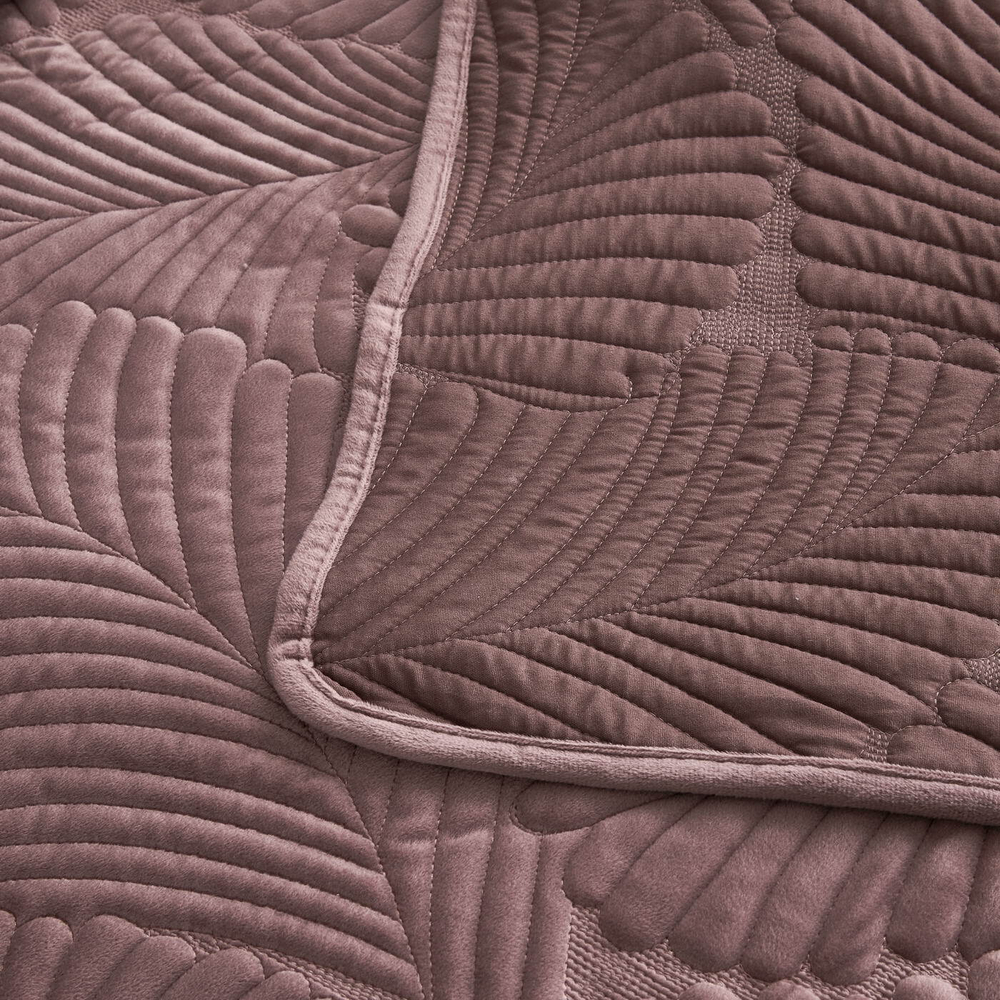 Покрывало 160х220 и наволочка 50х70 Sofi De MarkO Ноэль пепельная роза