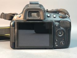 Nikon D5100 17.200 кадров