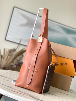 Louis Vuitton Low Key Hobo MM