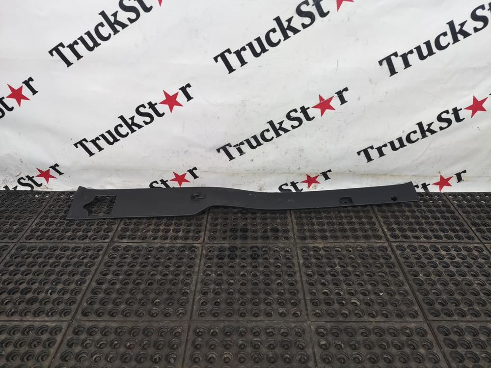 Накладка стойки салона правая 2020г.