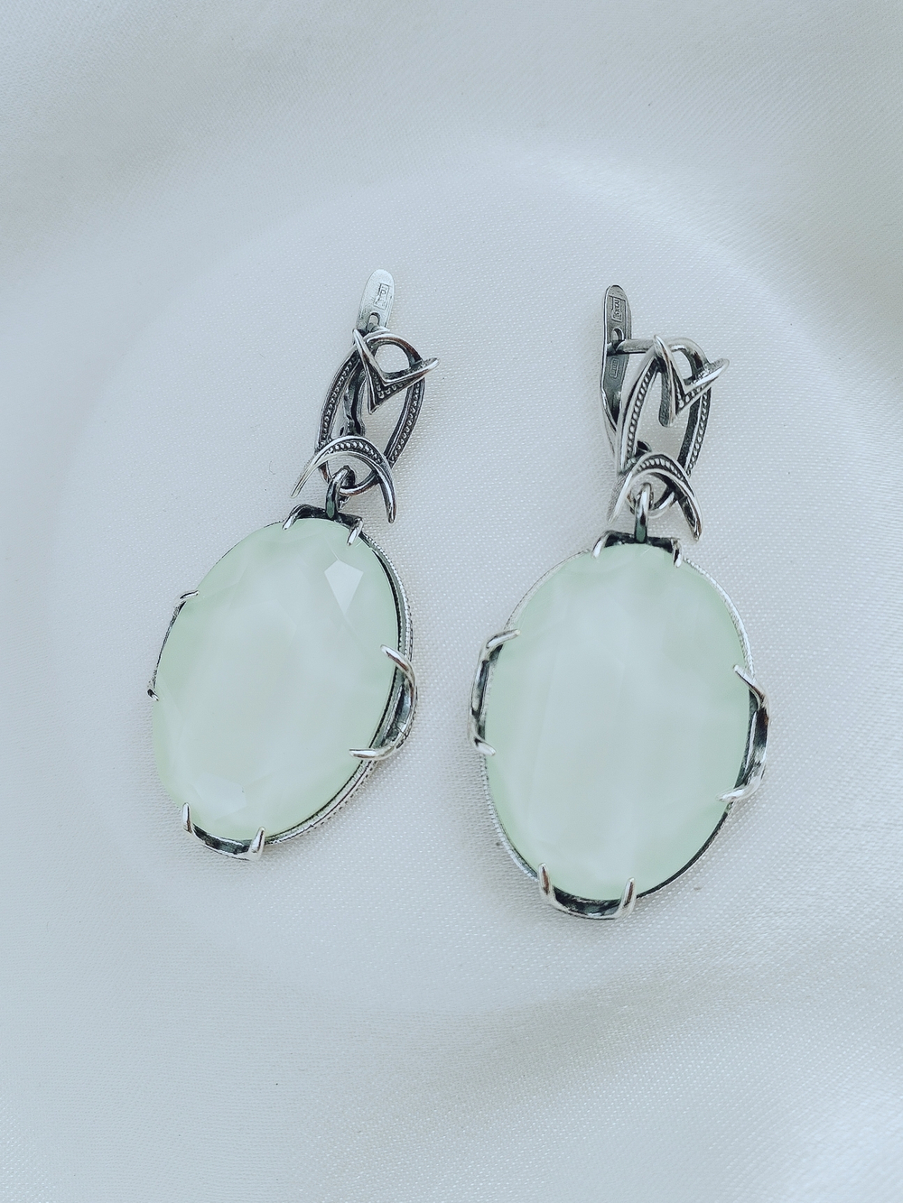 "Северн.сияние" серьги в серебряном покрытии из коллекции "Дефиле" от Jenavi  с английским замком