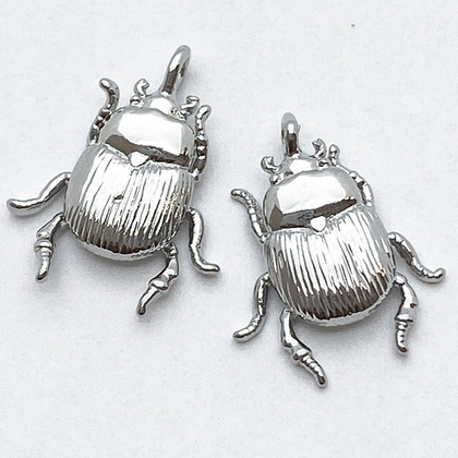 Подвеска Скарабей, родиевое покрытие, размер 17*11 мм, цена за 1 шт