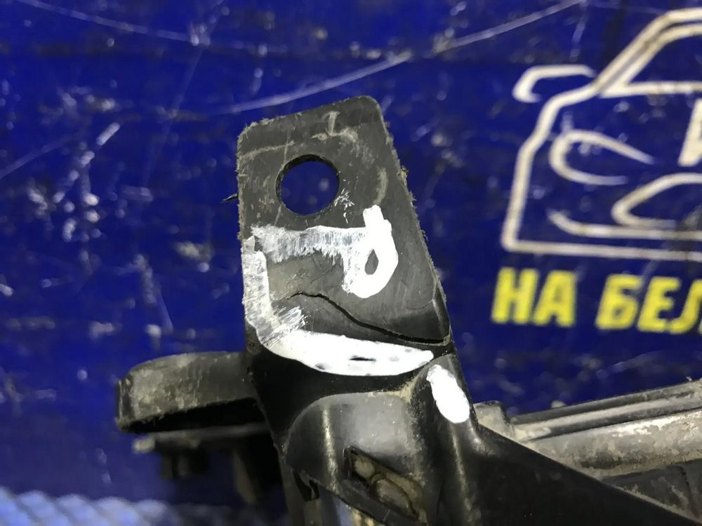 Фара передняя правая MAZDA DEMIO 2000