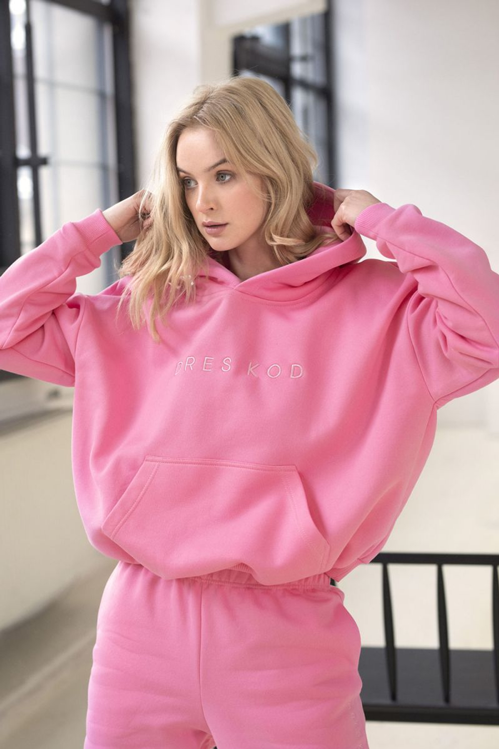 Яркое худи с капюшоном (Размер: M-L) (Цвет: салатовый)