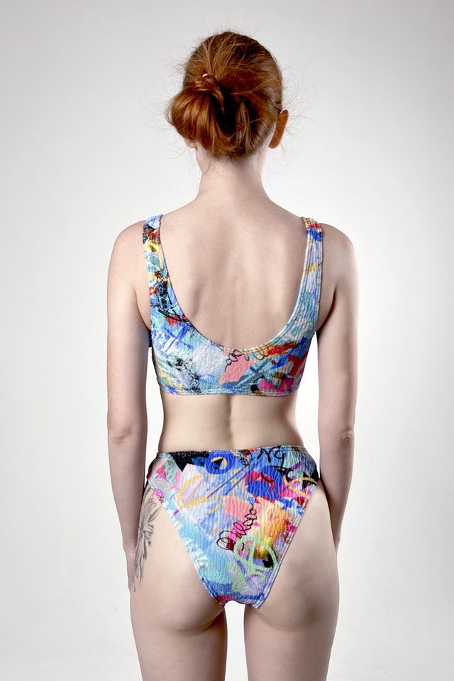 Слитный купальник с интригующими вырезами Pia