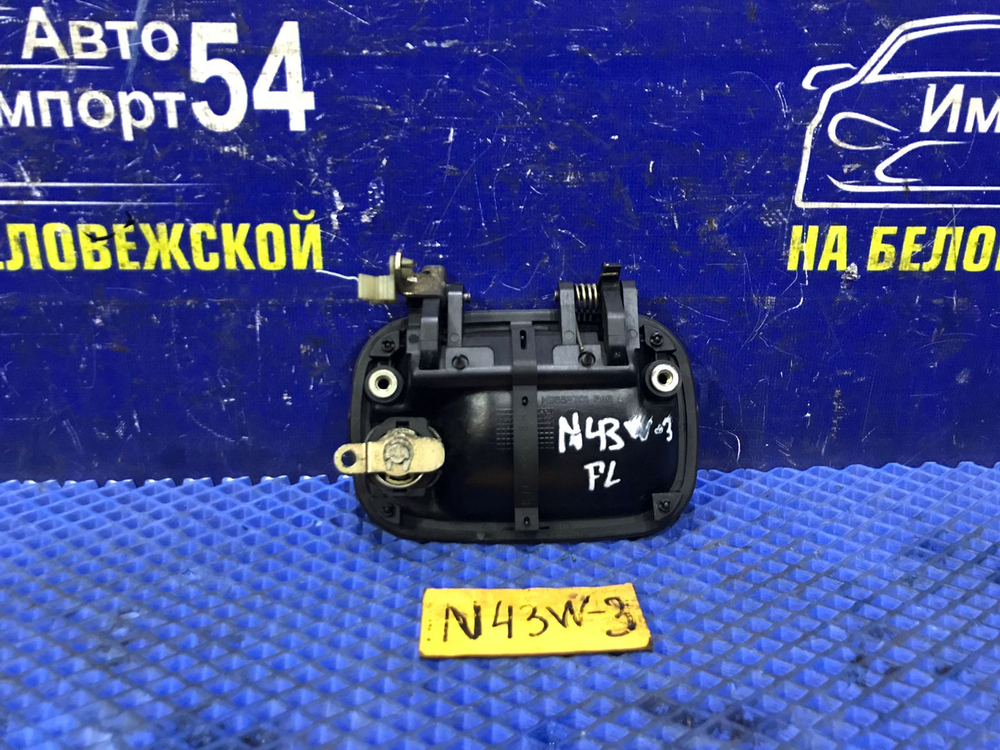 Ручка двери передней левой внешняя MITSUBISHI CHARIOT 1994