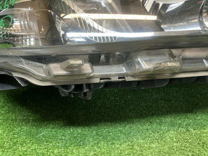 Фара правая Lada Niva Travel (20-нв) галоген