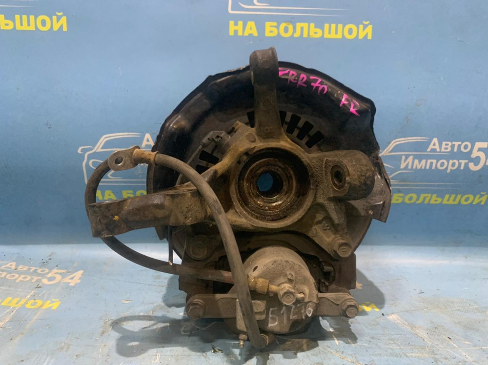 Суппорт тормозной передний правый TOYOTA NOAH 2007-2013