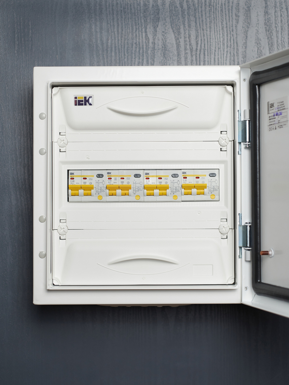 KARAT Дифференциальный автомат АД12 2P 25А 30мА тип AC IEK