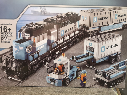 Конструктор Техника "Грузовой поезд Маерск" 1238 дет.