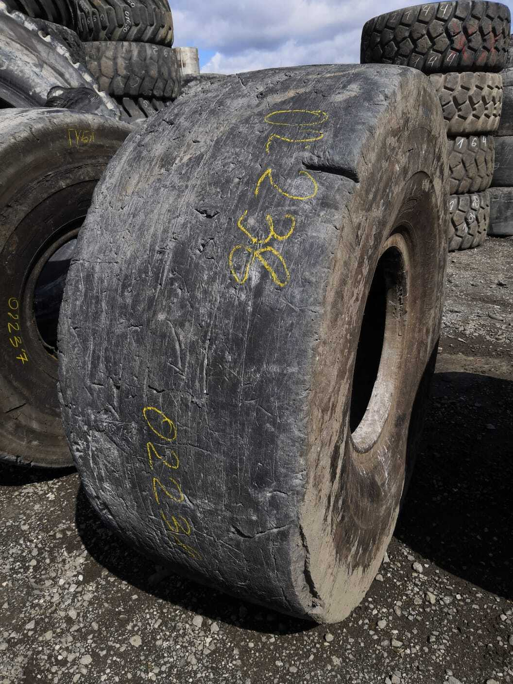 26.5R25 Bridgestone VSMS шина б/у