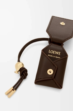 Loewe Маленькая сумка Featherlight Puzzle из кожи ягненка наппа, темно-каштановый