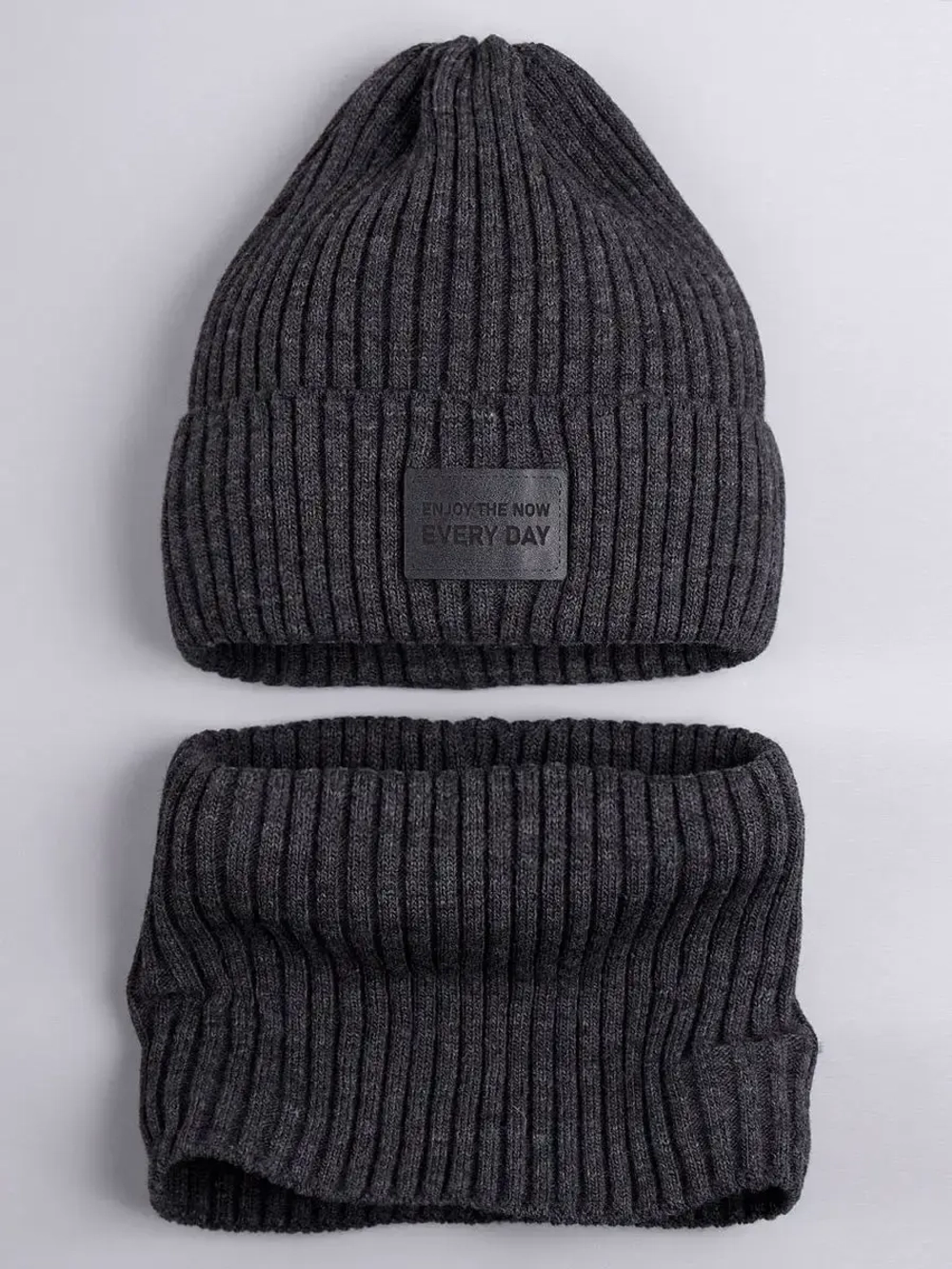 Шапка для мальчика со снудом демисезонная