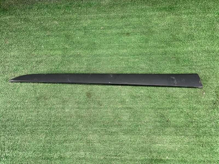 Накладка двери передняя левая Kia Rio 4 X-Line (2017-н.в.)