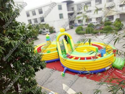 Надувная полоса препятствий "Мощный лабиринт" размер 15*8*6 м