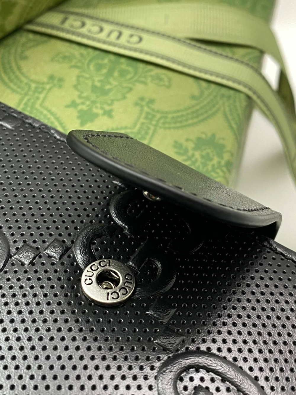 Обложка для паспорта Gucci