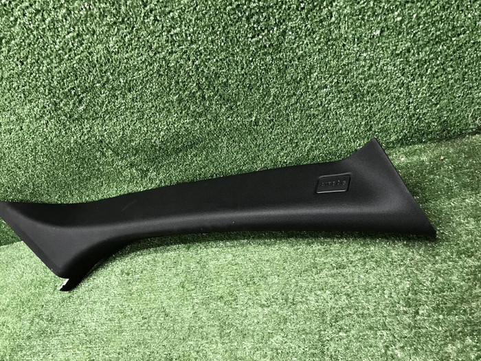 Обшивка стойки правая LR Discovery Sport (19-нв)