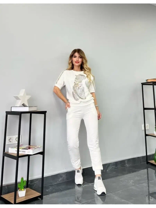 Костюм с принтом