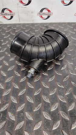 Патрубок 16860142