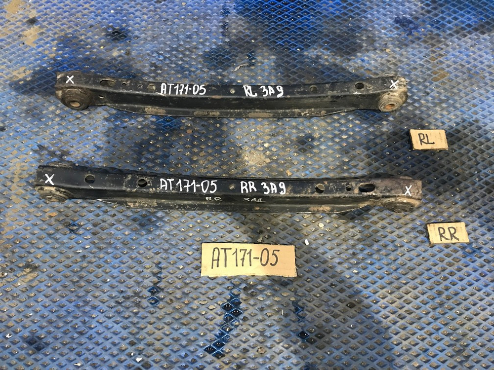 Рычаг задний правый TOYOTA CARINA 1990