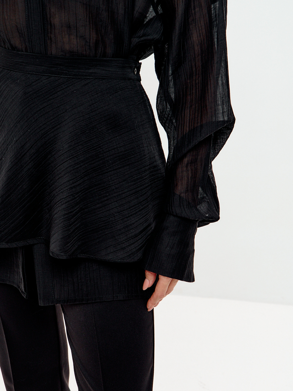 Черная блузка с баской Luna