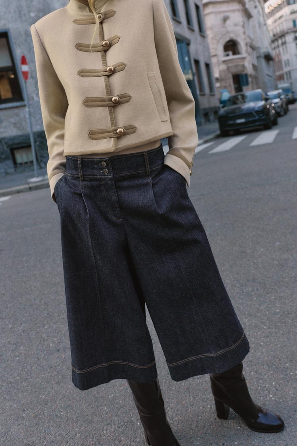 ZARA КУРТКА С ПОДПЛЕЧНИКАМИ И ПЕТЛИЦАМИ, БЕЖЕВЫЙ