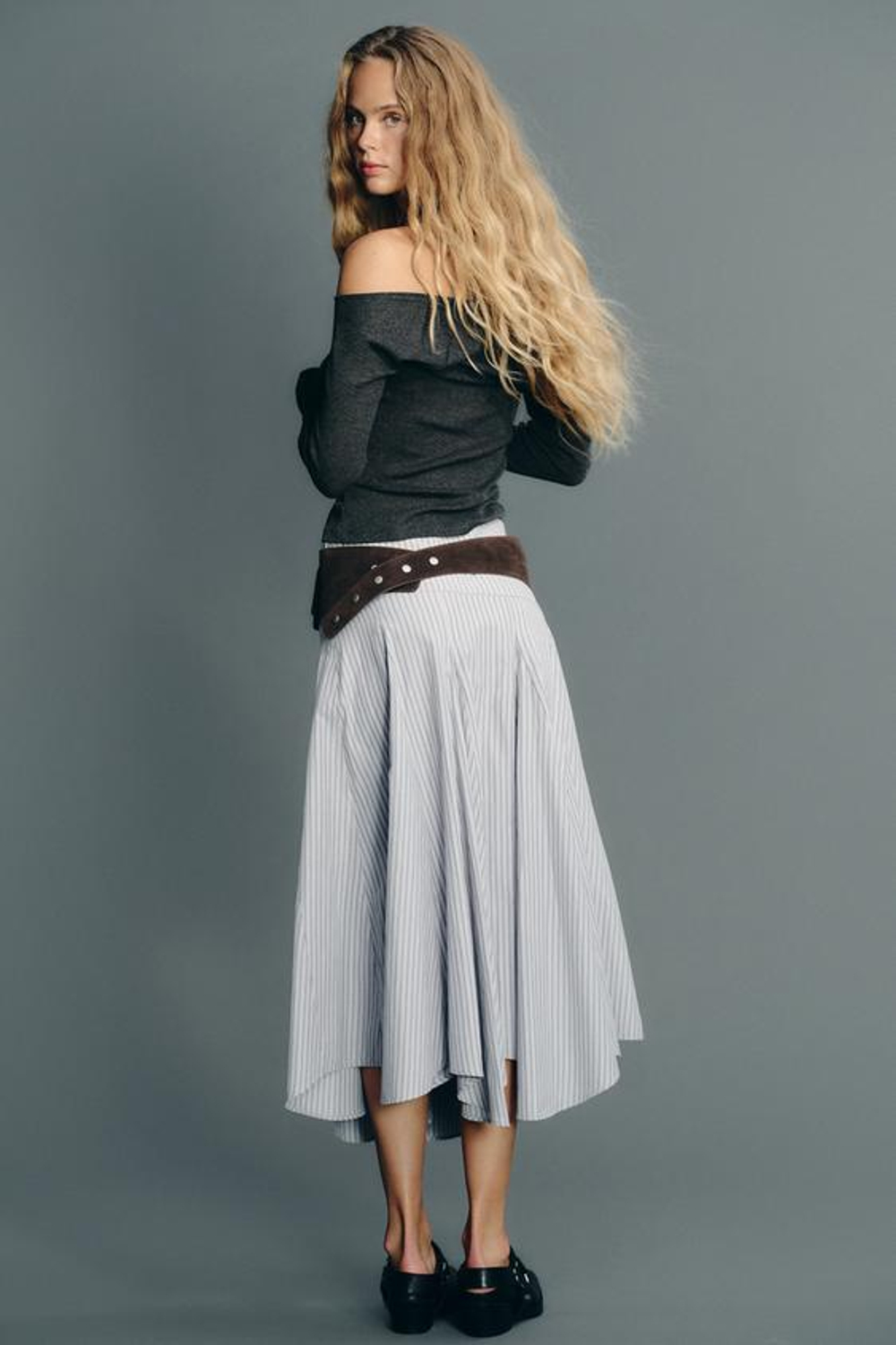 ZARA ЮБКА МИДИ В ПОЛОСКУ, СЕРО-СИНИЙ