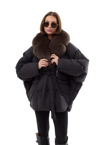 Пуховик-летучая мышь черного цвета с мехом шоколадным мехом