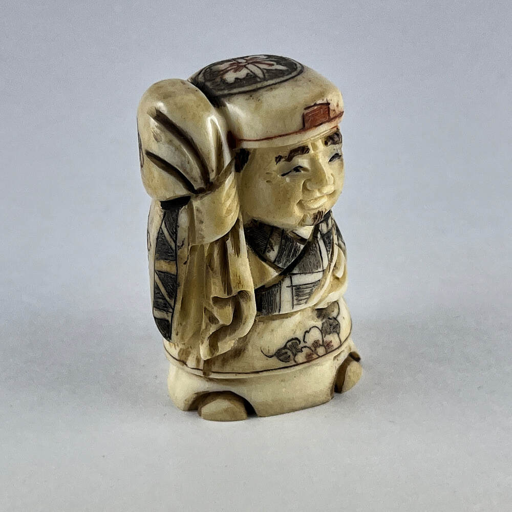 Статуэтка нэцкэ Дайкоку-тэн с мешочком риса