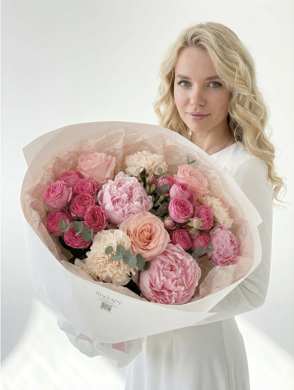 Воздушный с пионами 