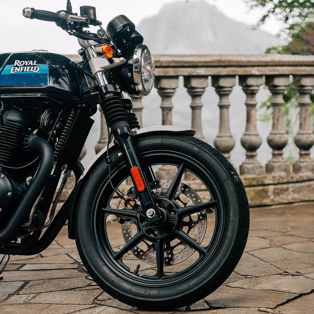 Royal Enfield Continental GT 650 Apex Grey (Black Alloy)