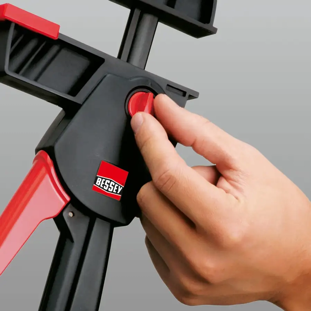 Струбцина для работы одной рукой BESSEY DUO16-8