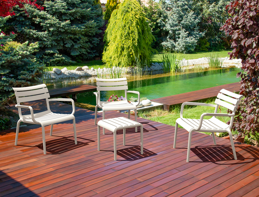 Столик пластиковый журнальный Siesta Contract Paris Side Table, белый