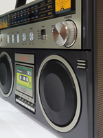 Радиоприемник в ретро стиле с MP3 плеером BT AC/DC Stereo FX-2508B