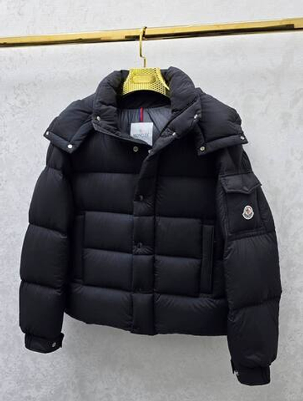 Пуховик Moncler