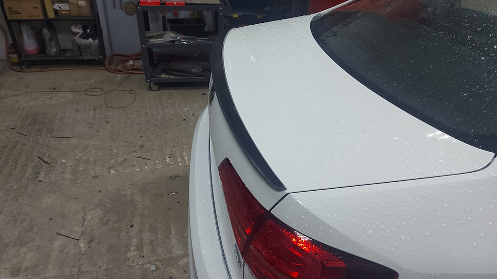 Лип спойлер крышки багажника