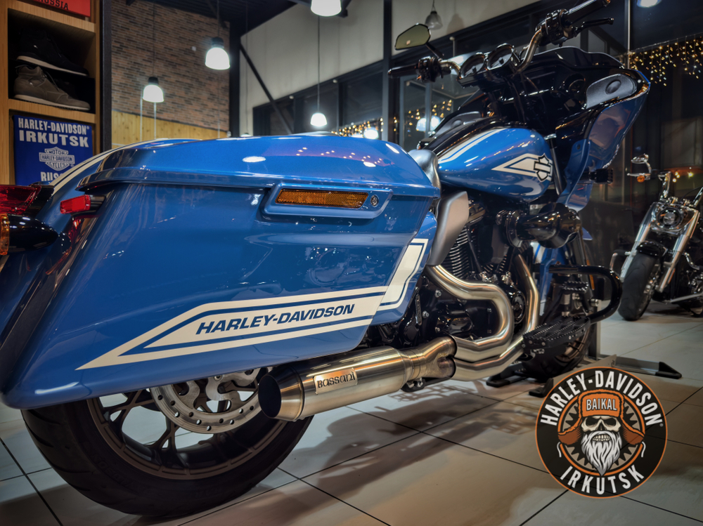 Лимитированный мотоцикл Harley-Davidson® Road Glide™ ST Fast Johnnie Enthusiast